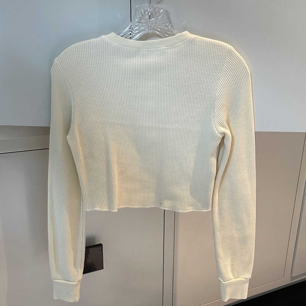 SKIMS Cream Long Sleeve Crop Top - Picture 3 of 4